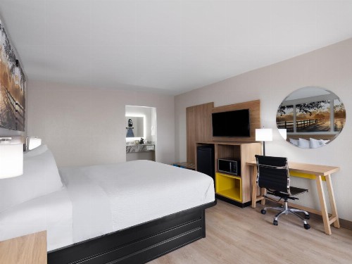 Express Inn East - image 30