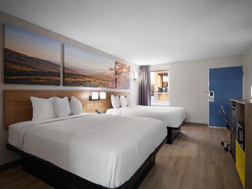 Express Inn East - image 35