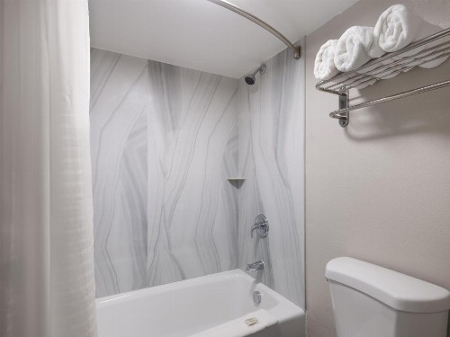 Express Inn East - image 38