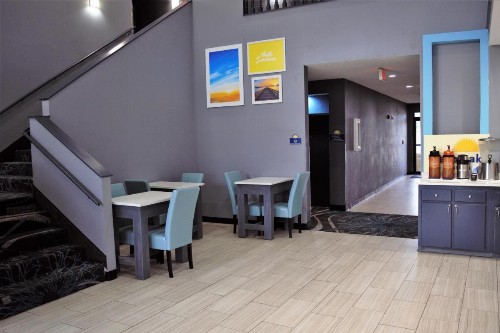 Days Inn by Wyndham Montgomery - image 11