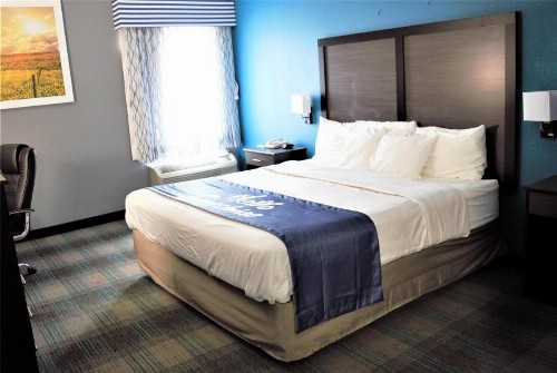 Days Inn by Wyndham Montgomery - image 14