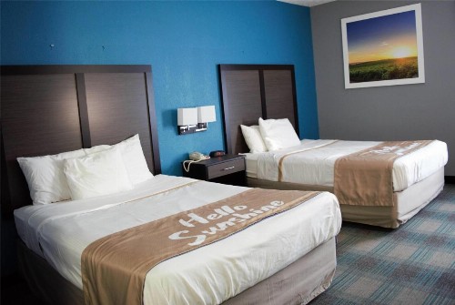 Days Inn by Wyndham Montgomery - image 15