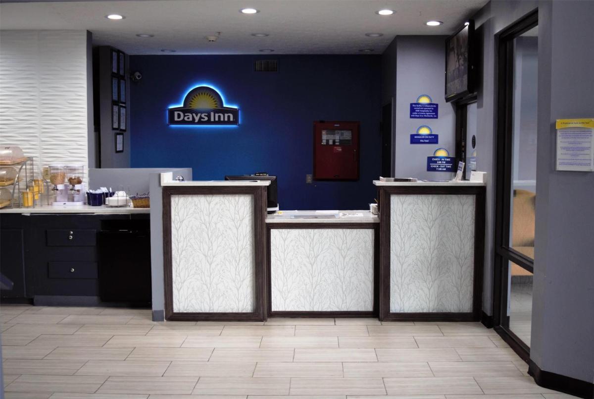 Days Inn by Wyndham Montgomery - image 4