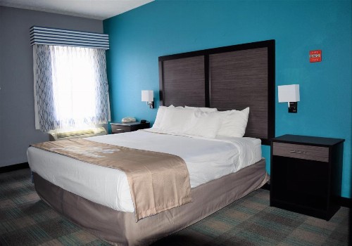 Days Inn by Wyndham Montgomery - image 9