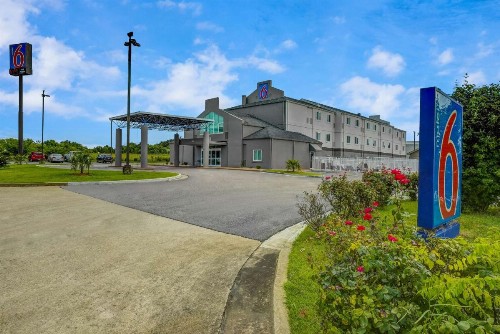 Motel 6-Montgomery AL - Airport - image 2