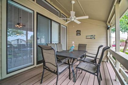 Serene townhome with Porch Walk to Lake Conroe Texas