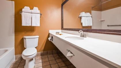 Best Western Plus Brandywine Inn & Suites - image 1