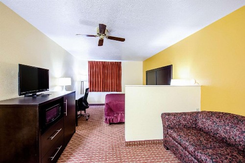 Rodeway Inn & Suites Monticello - image 12