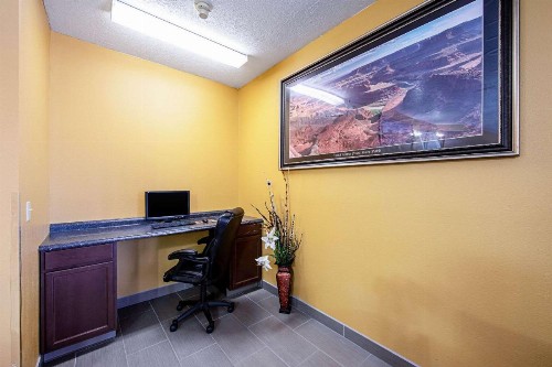 Rodeway Inn & Suites Monticello - image 17
