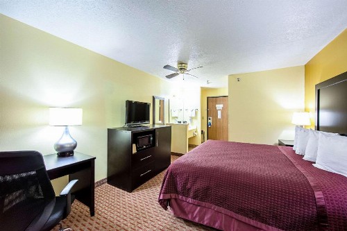Rodeway Inn & Suites Monticello - image 19
