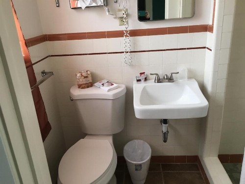 The Monticello Inn - image 20