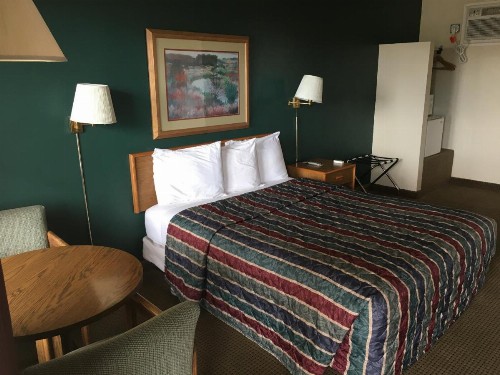 The Monticello Inn - image 21