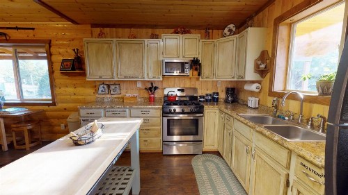 Western Town Retreat - image 29