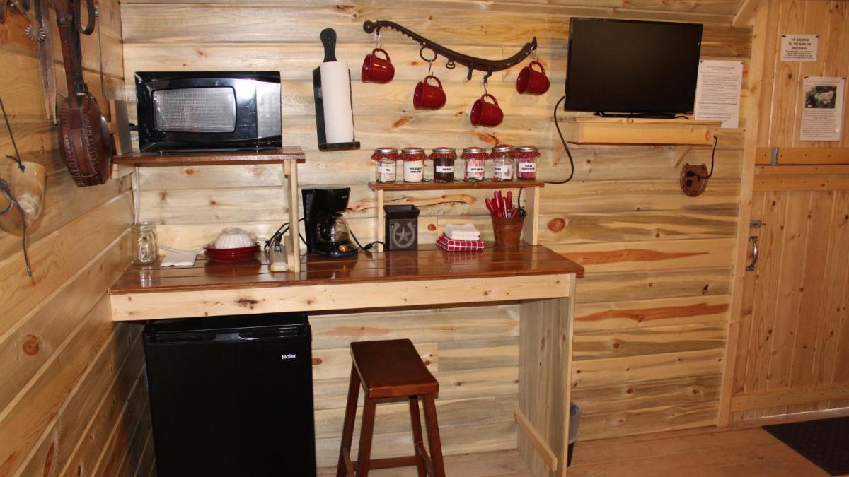 Western Town Retreat - image 6