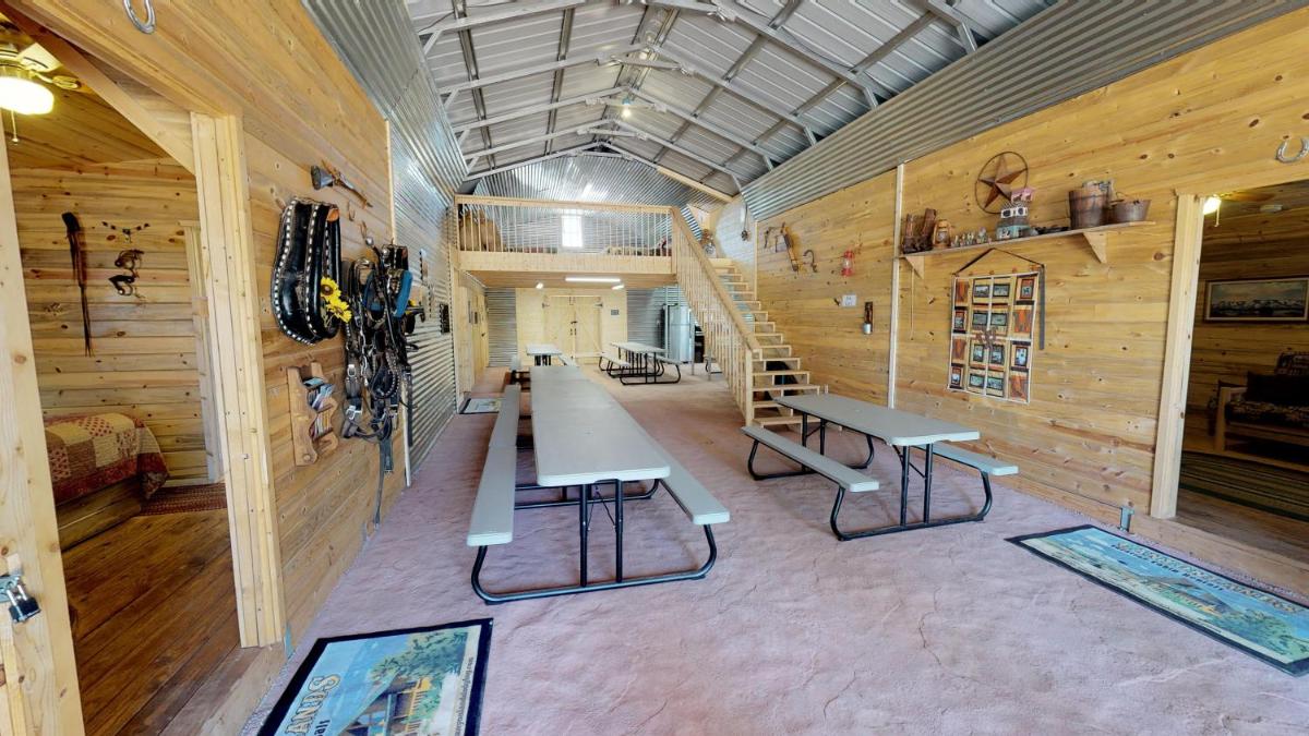 Western Town Retreat - image 7
