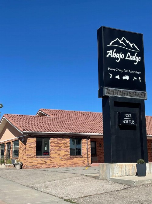Wayside Motor Inn