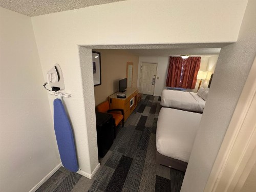 Wayside Motor Inn - image 22
