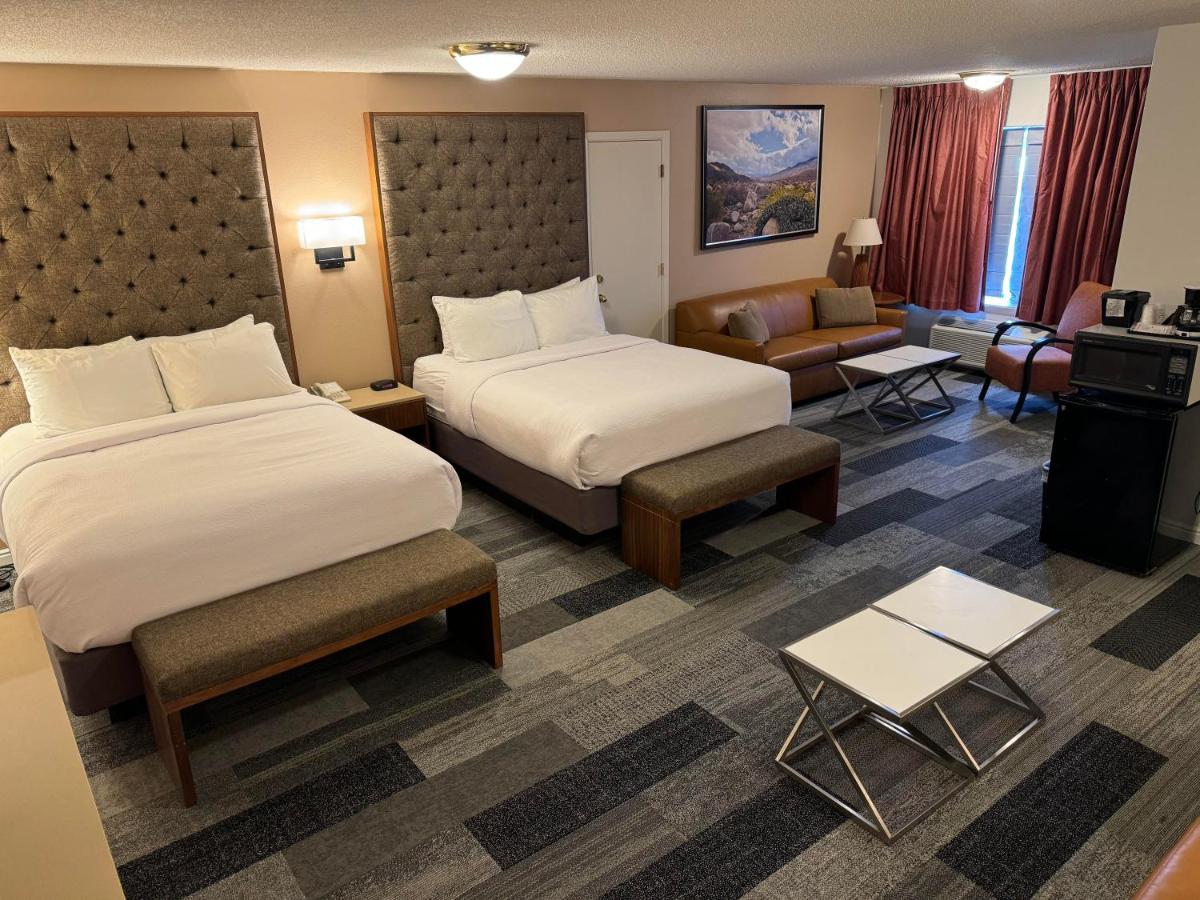Wayside Motor Inn - image 6