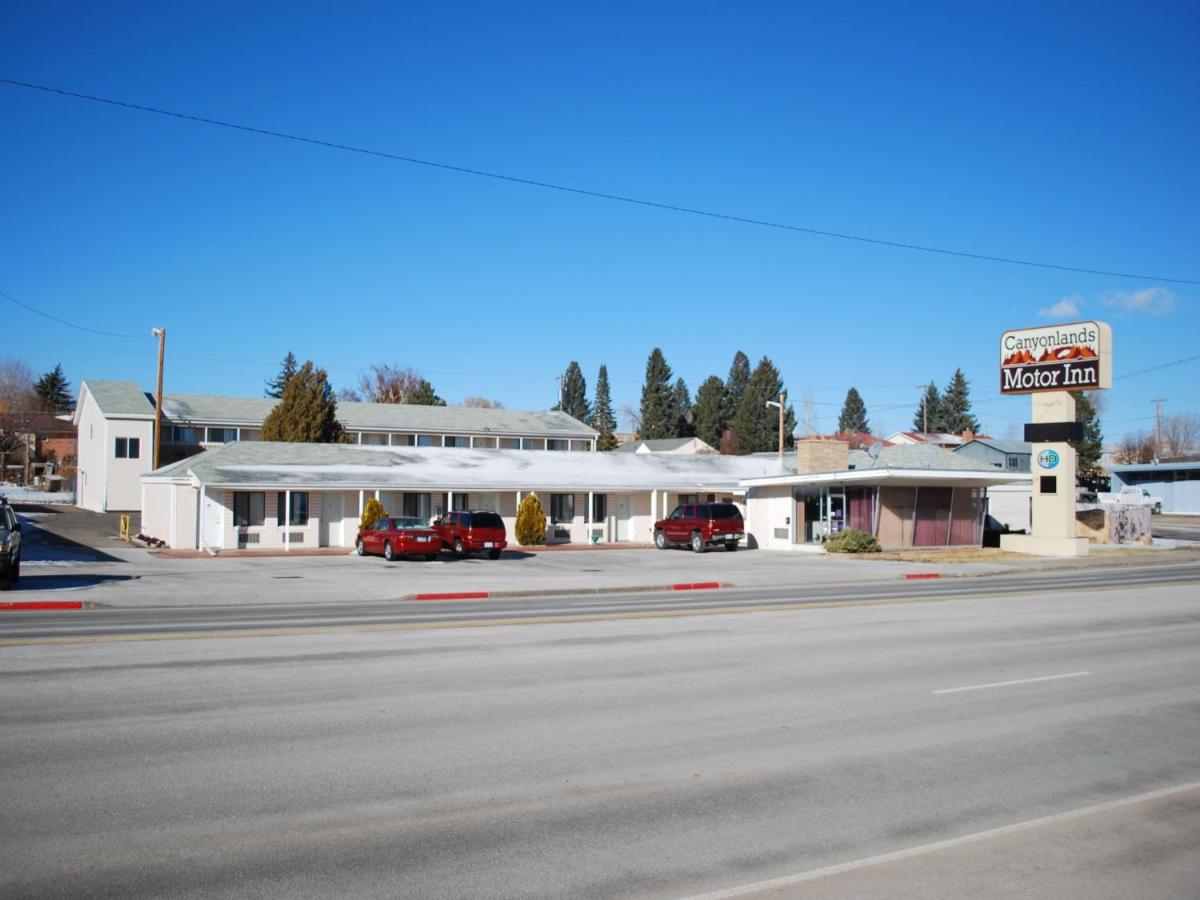 Canyonlands Motor Inn - image 2