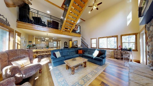 Huge Lil' Cascade Family Lodge 4 floors with Loft and Game Room - image 10