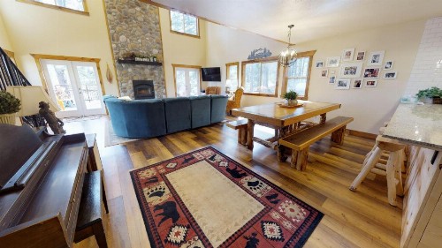 Huge Lil' Cascade Family Lodge 4 floors with Loft and Game Room - image 8