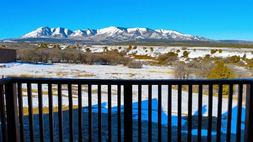 Horsehead Mountain Lodge Stunning Log Cabin with Amazing Views - image 10