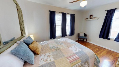 Wisteria Vine Cottage - image 13