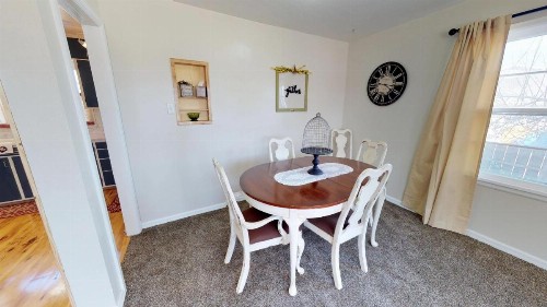 Wisteria Vine Cottage - image 19