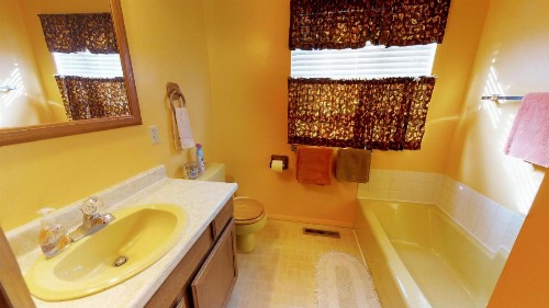Hideout Ft Abajo 2 BR Cabin Stunning Views Secluded! - image 17