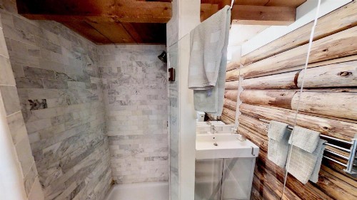 Pack Creek ~ Road House - image 2