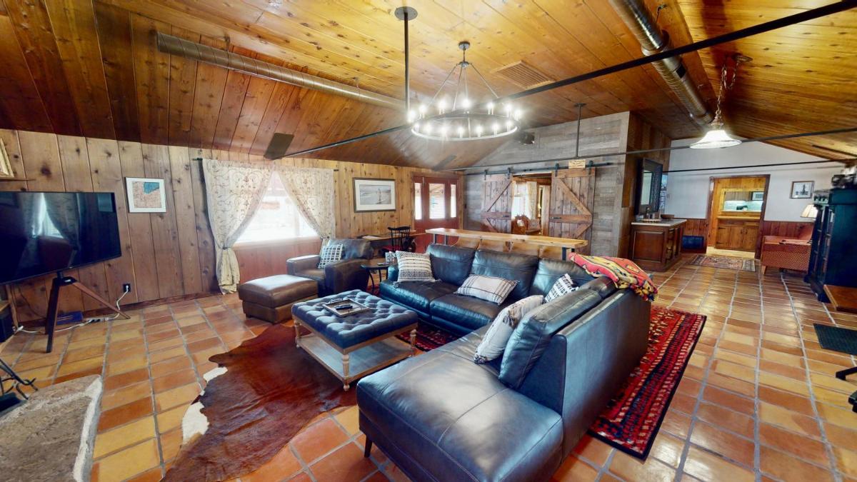 Pack Creek ~ Lodge Suite - image 4