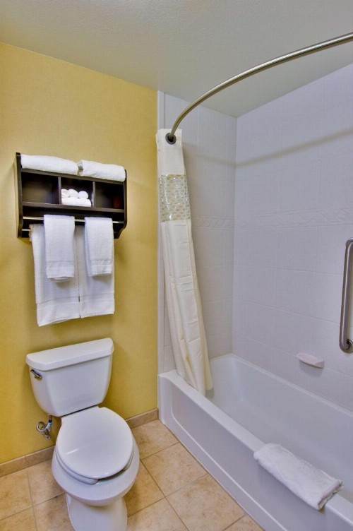 Hampton Inn and Suites Moreno Valley - image 26