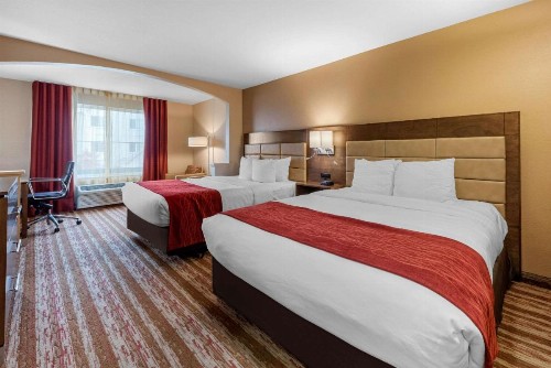 Comfort Inn & Suites - image 16