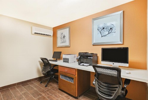 Holiday Inn Express Hotel & Suites San Jose-Morgan Hill an IHG Hotel - image 16