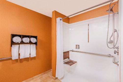 Holiday Inn Express Hotel & Suites San Jose-Morgan Hill an IHG Hotel - image 20