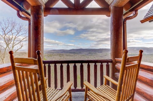 Rustic Luxury Retreat - image 11