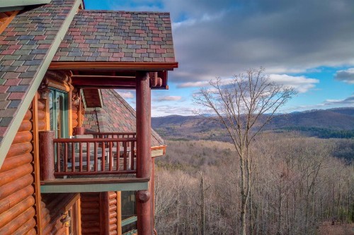 Rustic Luxury Retreat - image 2