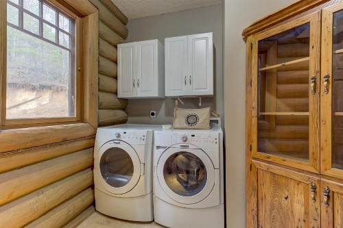 Rustic Luxury Retreat - image 8
