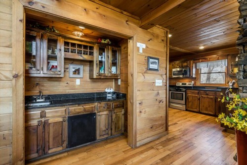 King Daddy Lodge by Escape to Blue Ridge - image 7