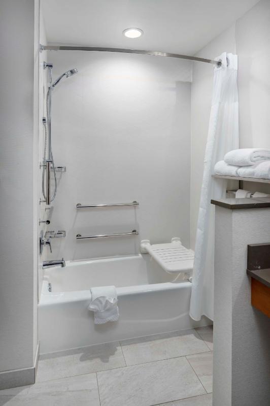 Fairfield Inn & Suites Morganton Historic Downtown - image 3