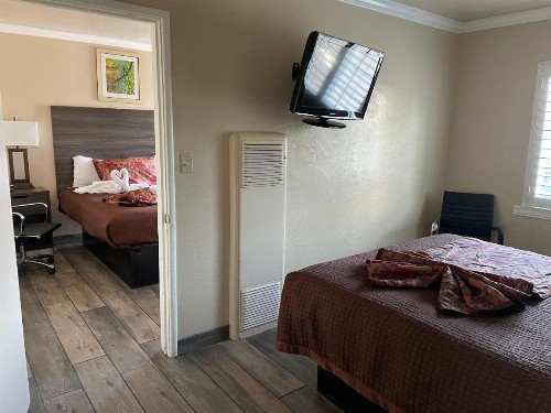 Holland Inn & Suites - image 21