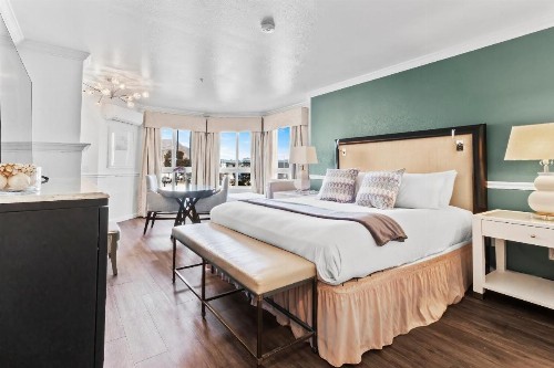 Ascot Suites - image 32