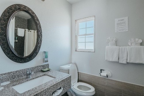 Sea Air Inn & Suites - Downtown Morro Bay - image 19