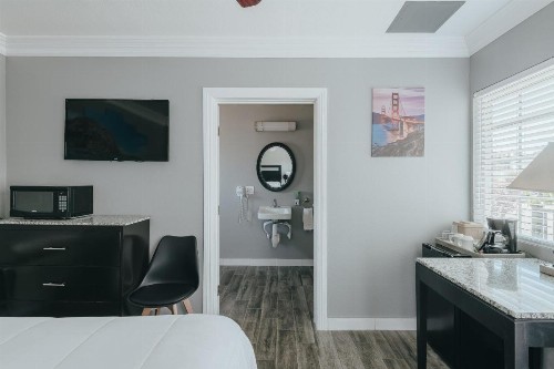 Sea Air Inn & Suites - Downtown Morro Bay - image 25