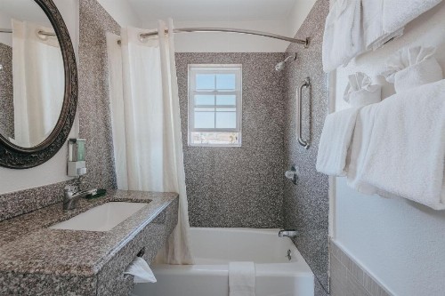 Sea Air Inn & Suites - Downtown Morro Bay - image 34