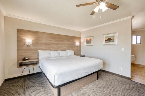 Harbor House Inn - image 18