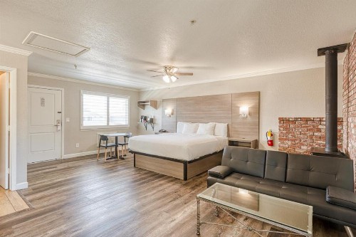 Harbor House Inn - image 47