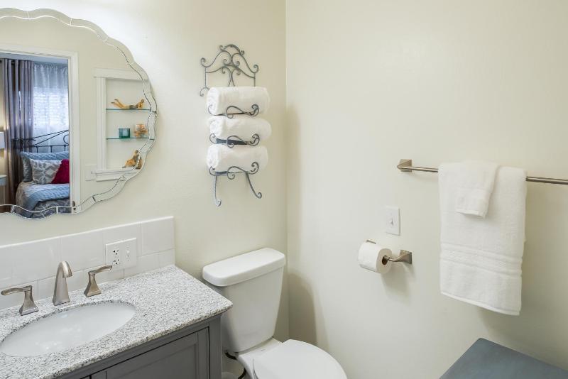 1271 Hillcrest House - image 3