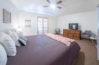 Monarch Motel - image 11