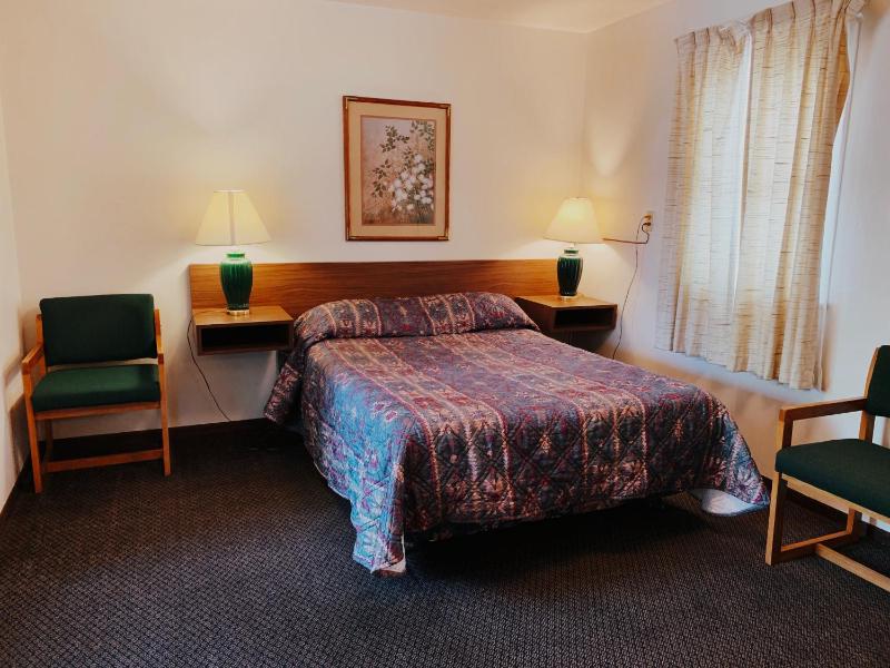 Lakeside Motel - image 7
